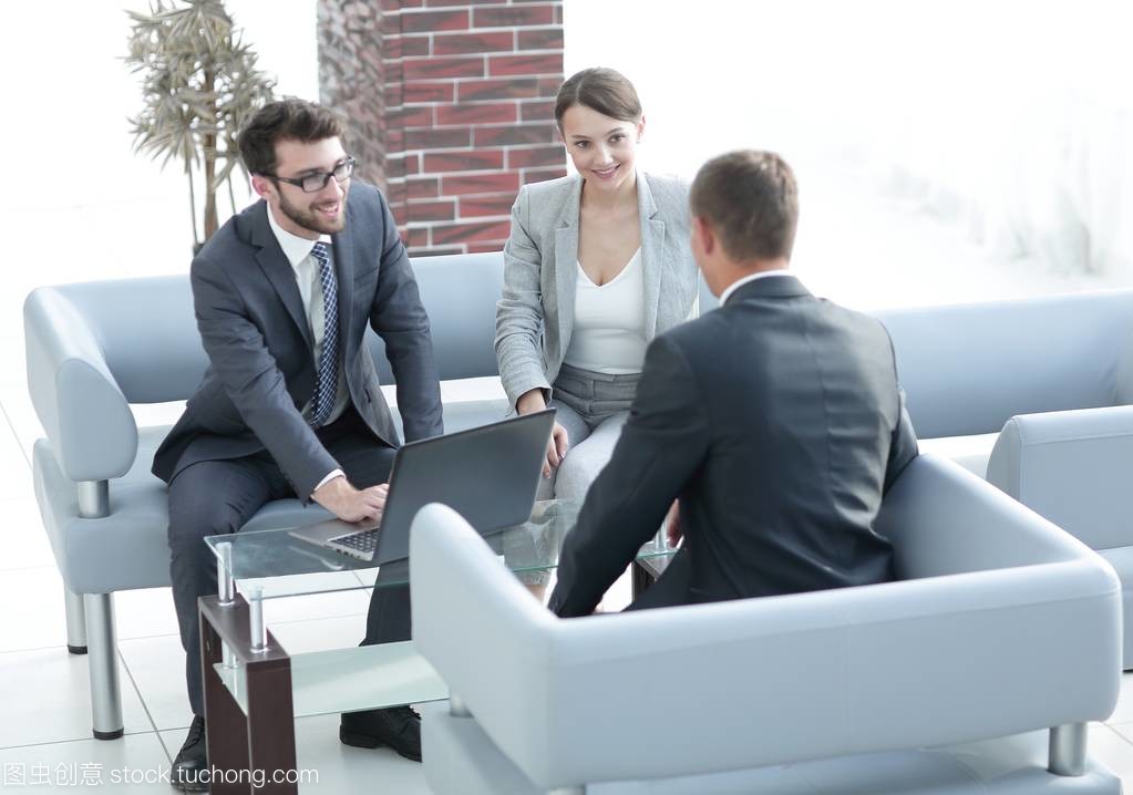 律師在銷售網(wǎng)絡(luò)設(shè)備中的咨詢與客戶服務(wù)策略